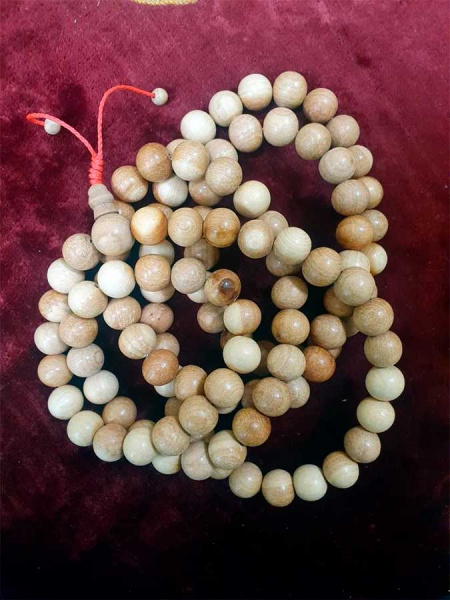 Четки буддийские из можжевельника на 108 бусин крупные д=12мм