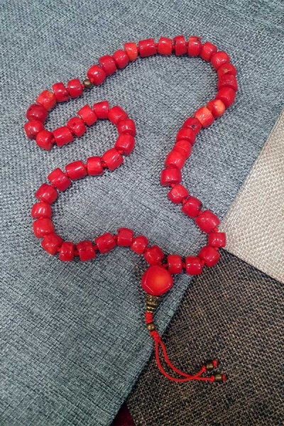 Четки из красного коралла с разделителями 54 бусины, д=11мм -3