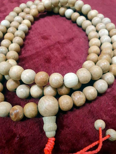 Буддийские четки из можжевельника 108 бус, д=10мм