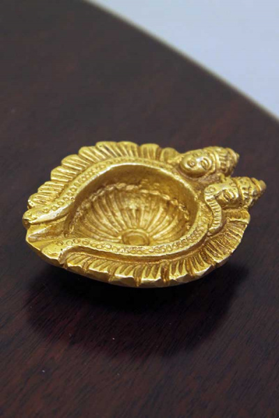 Дийя из бронзы с Лакшми и Ганешей, размер 10х7,5х2,5см