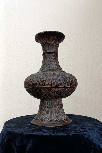 Ваза бронзовая старинная из Непала, высота 20см