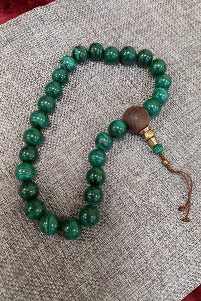 Четки из малахита 27 бусин, д=11мм, гуру бусина палисандр - 2