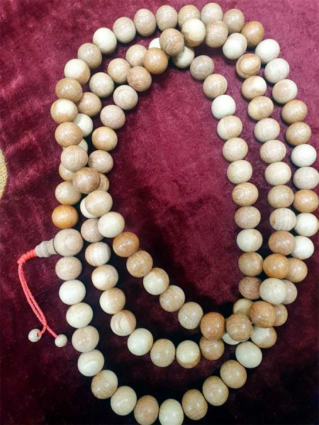 Четки буддийские из можжевельника на 108 бусин крупные д=12мм