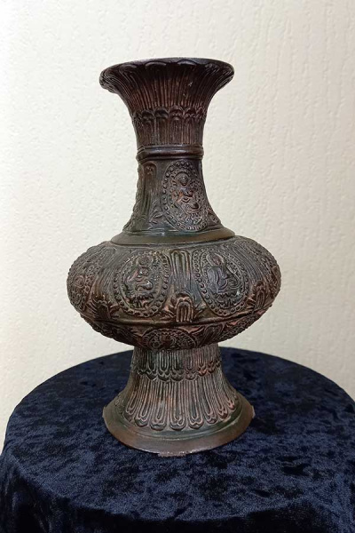 Ваза бронзовая старинная из Непала, высота 20см