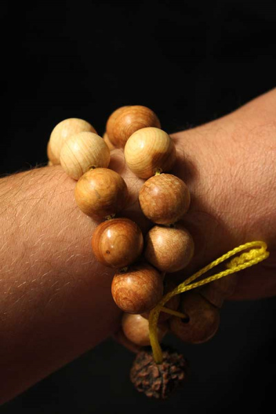 Четки браслет двойной из можжевельника 27 бусин, д=15мм