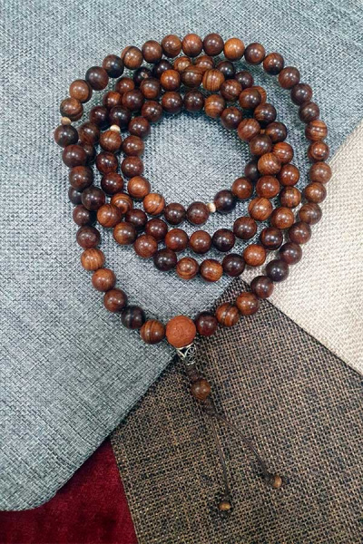 Четки буддийские из красного дерева с разделителями 108 бус, д=10мм -6
