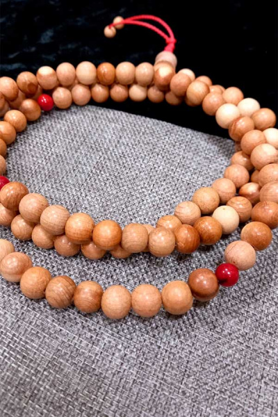 Четки буддийские из можжевельника с разделителями на 108 бусин, д=10мм